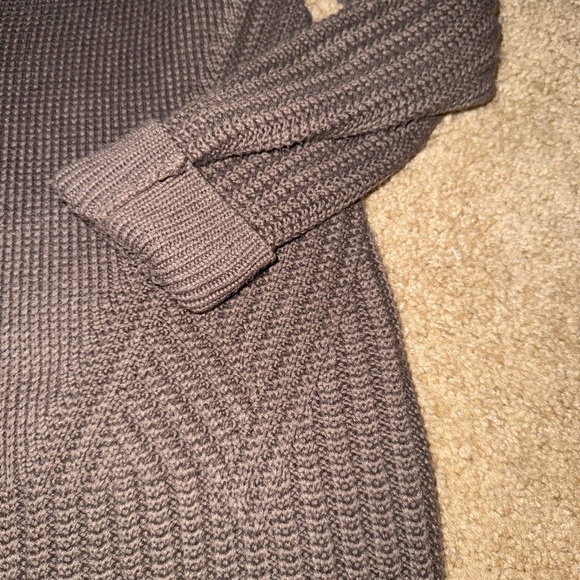 Athleta Gray V-Neck Chunky Knit Sweater - Picture 6 of 7